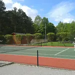 Lodge Hollicarrs - Lilypad