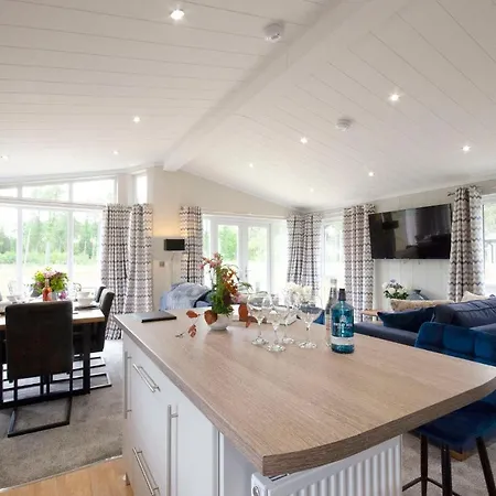 롯지 Hollicarrs - Lilypad