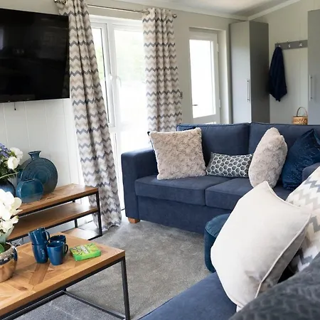 Lodge Hollicarrs - Lilypad Riccall