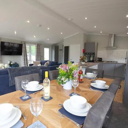 Hollicarrs - Lilypad 롯지 *