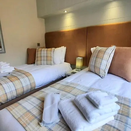 Hollicarrs - Lilypad Lodge *