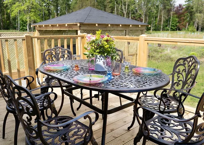 Lodge Hollicarrs - Lilypad